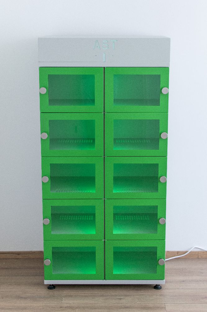 AST dezinfekcijska omara – postavitev in uporaba